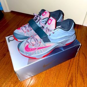 Rare KD VII Size 10.5 MGNT GRY/HYPR PNCH-LT MGNT GRY *Like New Great Condition